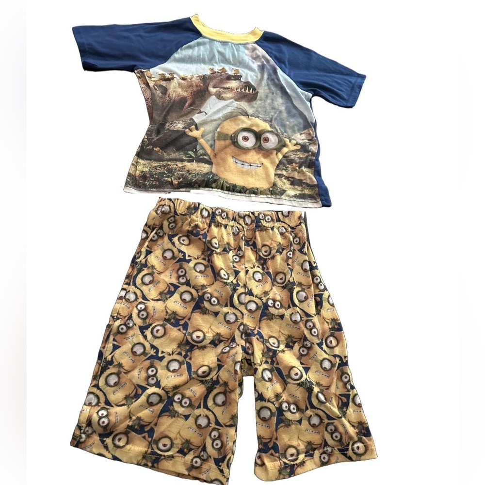 Minions Dinosaur 2 Piece Pyjamas Size 7/8 Kids